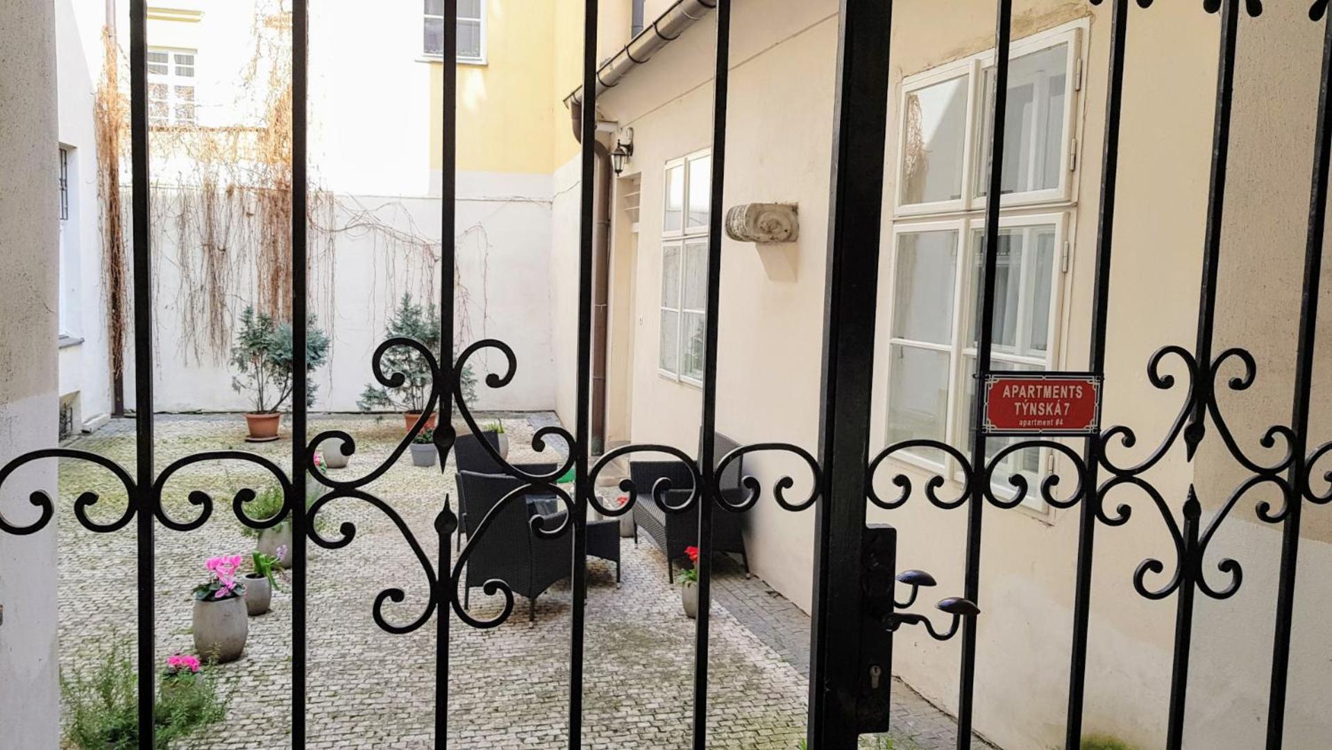 Apartments Tynska 7 Πράγα Εξωτερικό φωτογραφία
